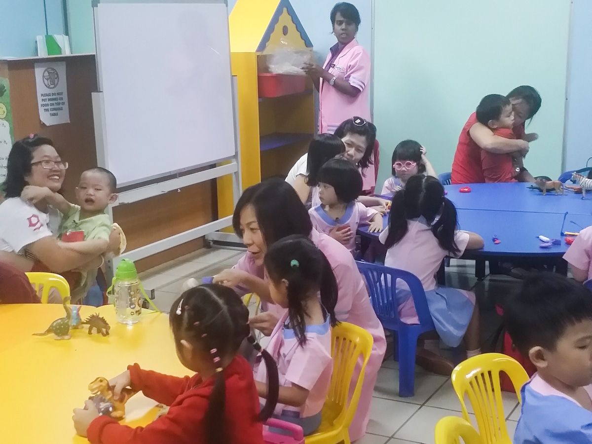 锁定医院和警局为主  妇女部明年建200托儿所