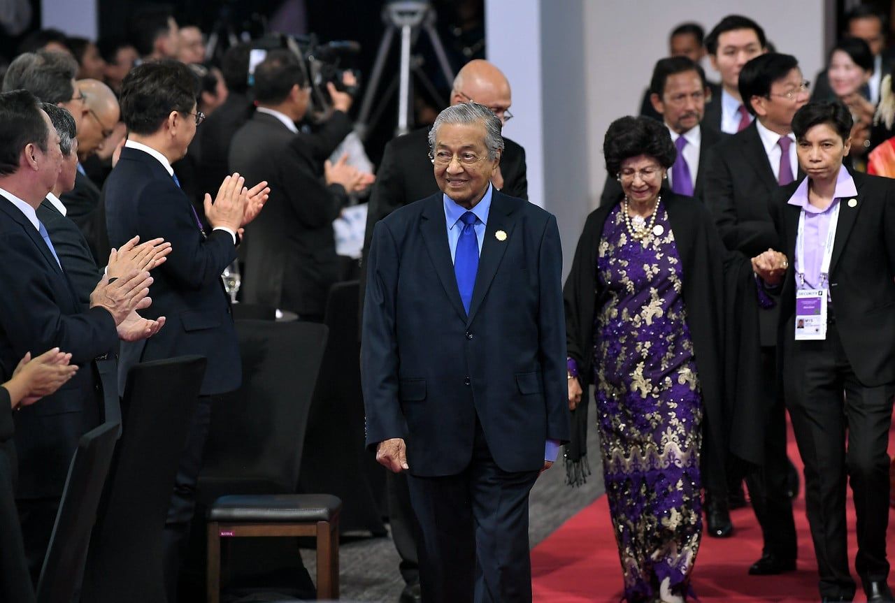 敦马官访韩国  参观马石油液化天然气设施