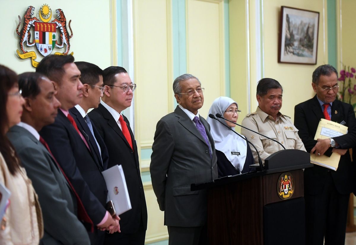 Dr M says it’s for him to decide on Cabinet changes