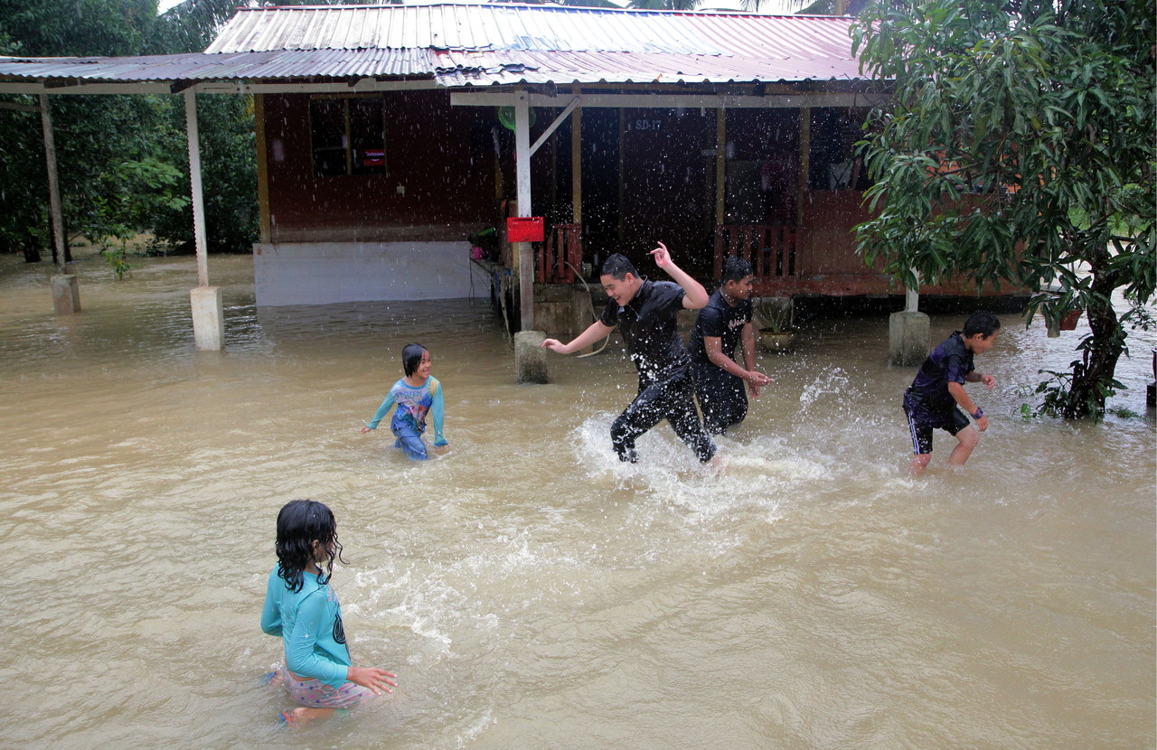 EXCO: Waspada musim tengkujuh, pantau anak-anak, elak risiko kesihatan
