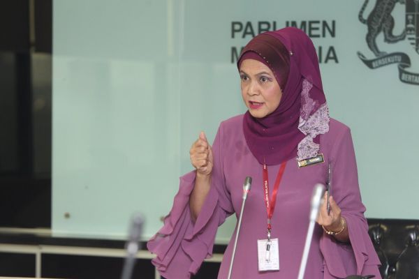 Dewan Rakyat’s first woman secretary retires