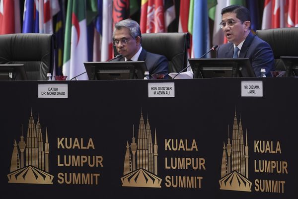 Malaysia calls for greater trade among Muslim countries