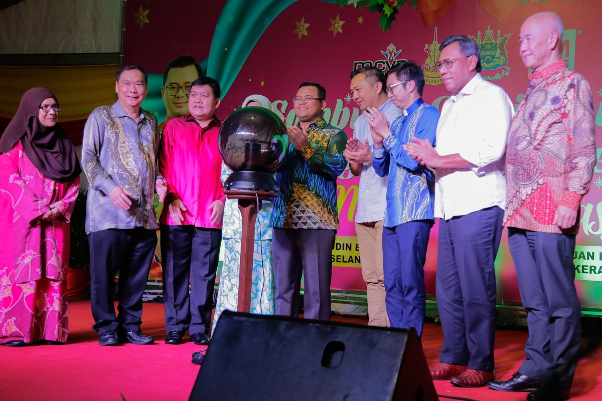 மக்களுக்கு பலன் தரும் மேம்பாட்டு திட்டங்களில் கவனம் செலுத்த வேண்டும் - மந்திரி பெசார்