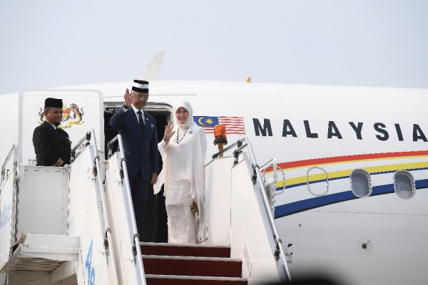 Agong berangkat lawat Abu Dhabi National Oil Company