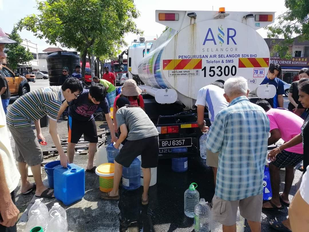 士毛月河受污染大制水　 雪水务公司多管齐下应急