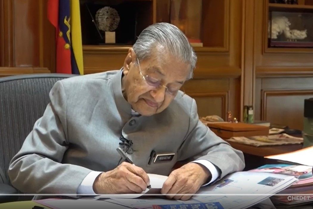 Dr M wishes Merry Christmas to all Christians (VIDEO)