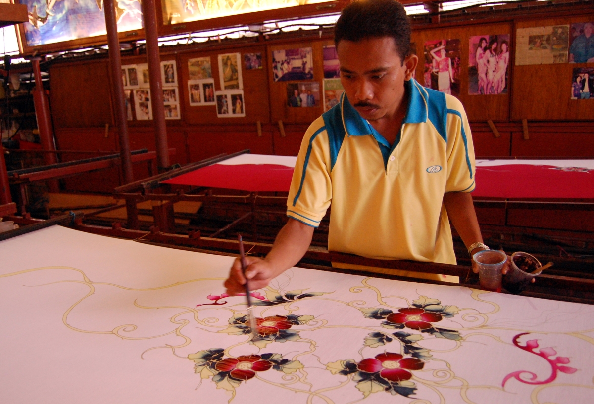 Selangor plans to allow batik to be worn at State Legislative Assembly
