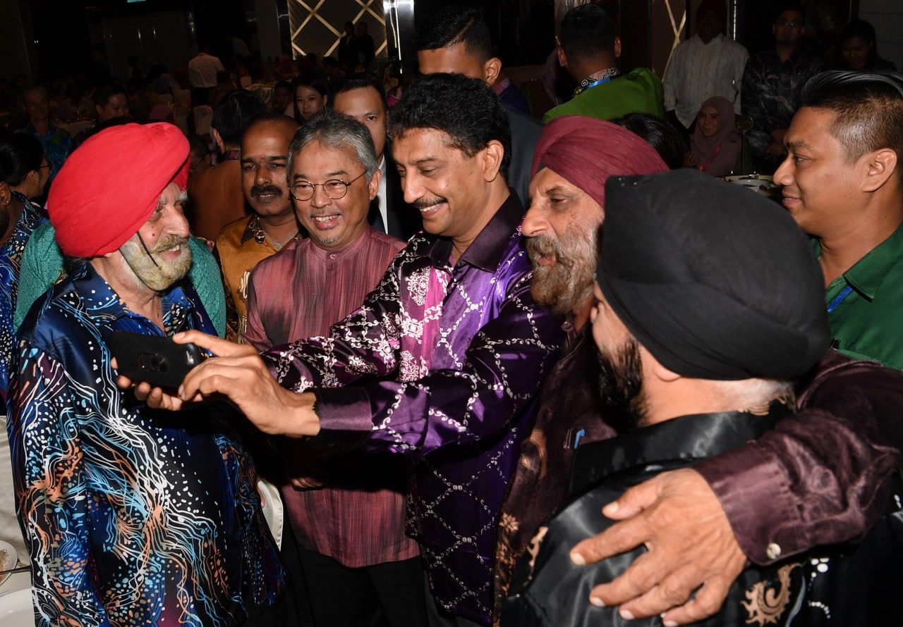 Tunku Azizah ajak Agong nikmati durian Pulau Pinang