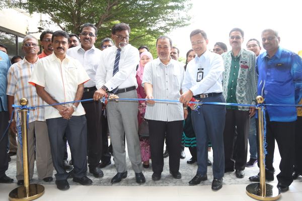 தங்கும் வசதிகள் கொண்ட முதல் தமிழ்ப்பள்ளி மிட்லண்ஸ் தமிழ்ப்பள்ளி !!!