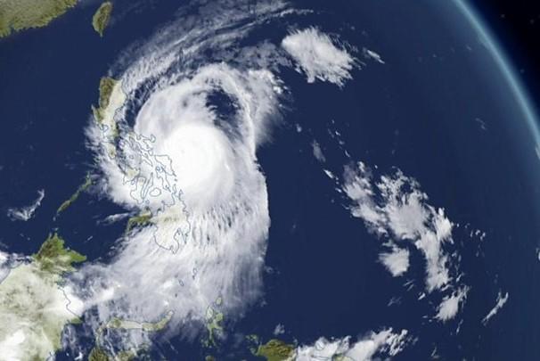 Hong Kong raises typhoon alert, cancels school classes, flights