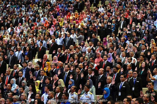 Penjawat awam dapat bonus RM700, pesara RM350