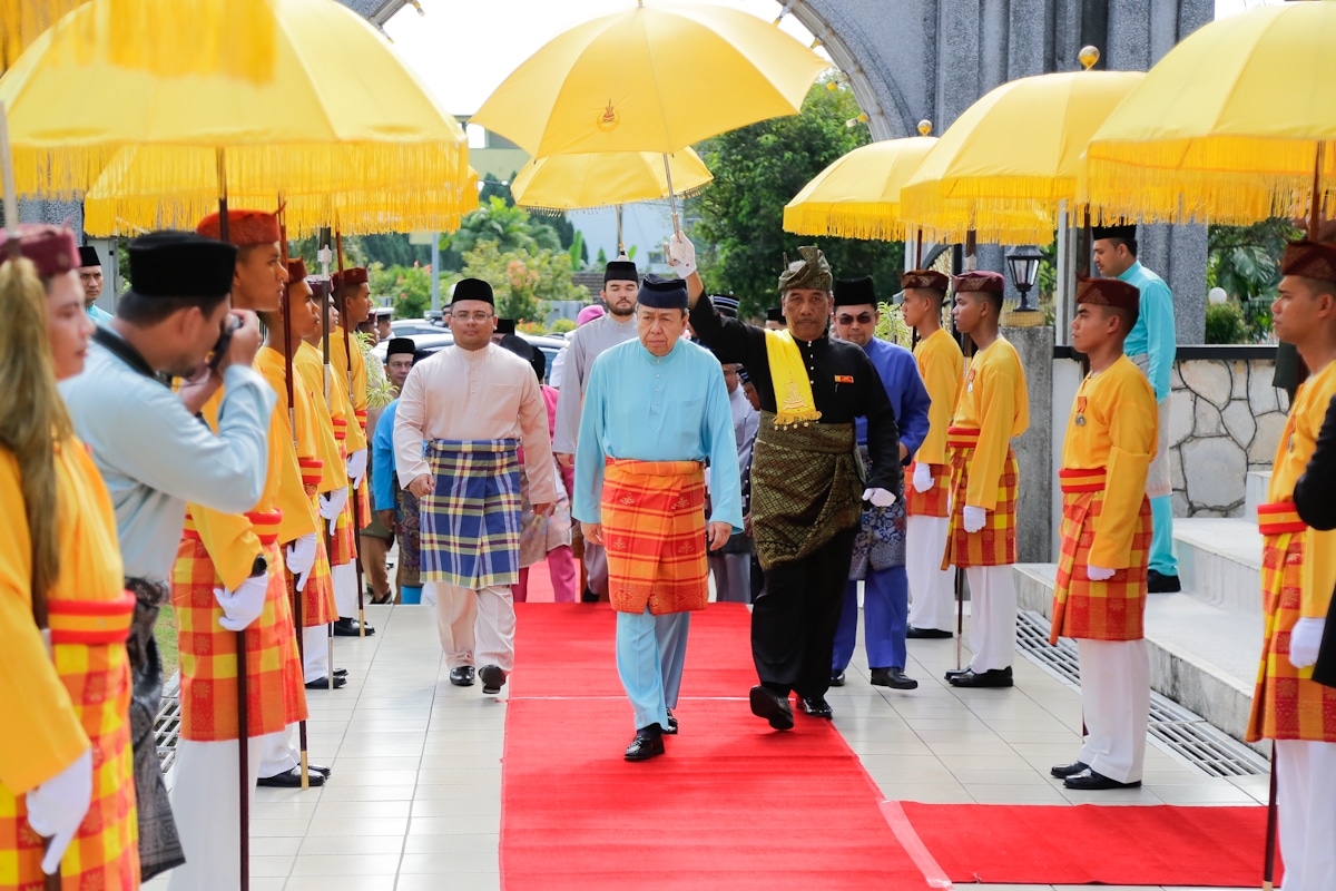 Sultan Selangor ziarah makam ayahanda