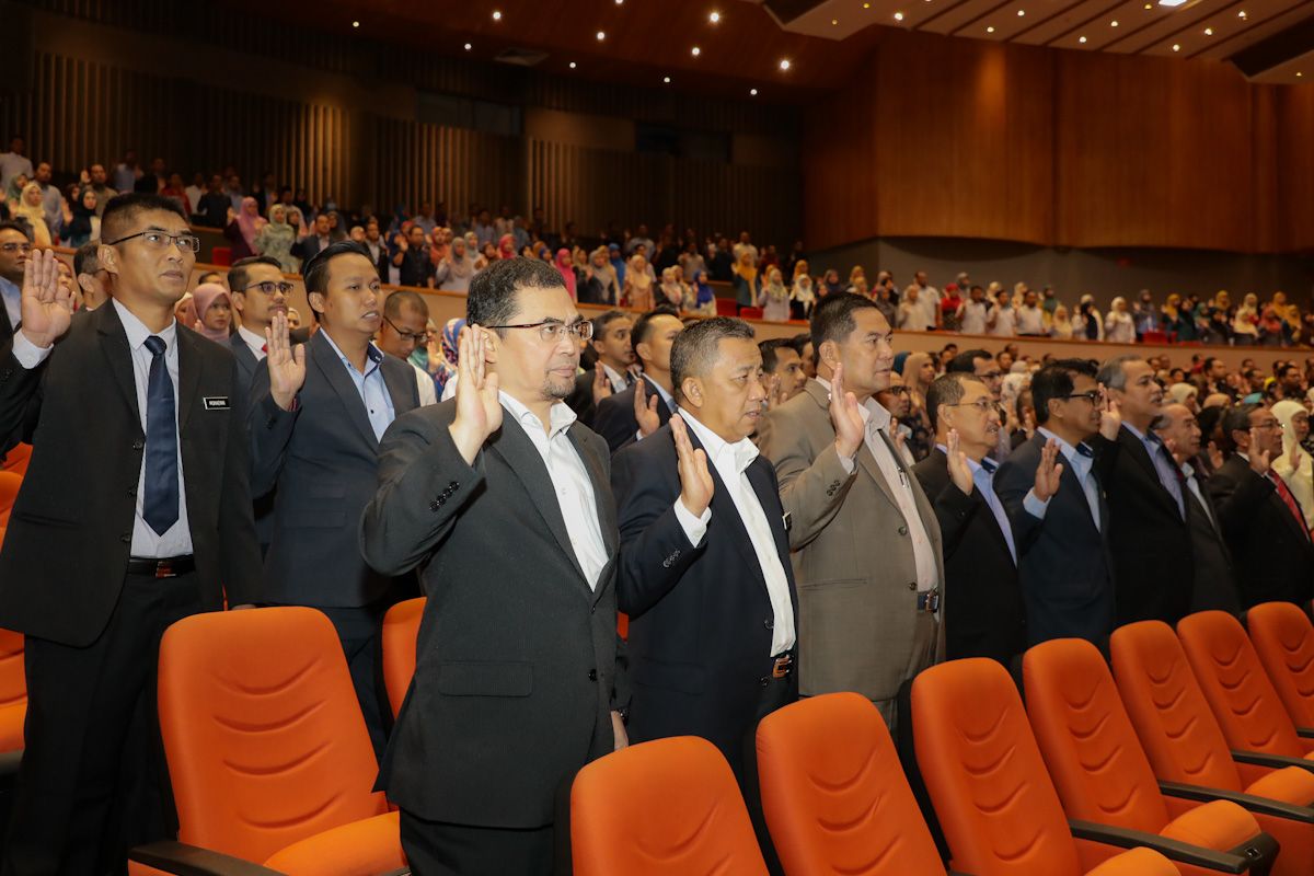 前外交协会：公共服务委任合约颁布勿政治干预