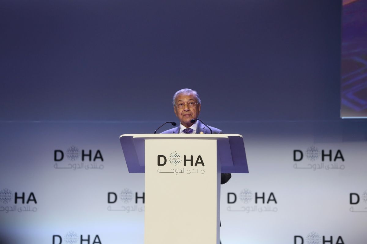 Dr M to step down after resolving problems left by BN