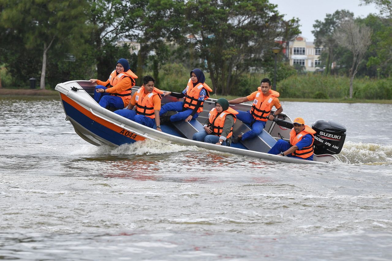 武装部队管控国家边界 防长：遏制走私案海盗