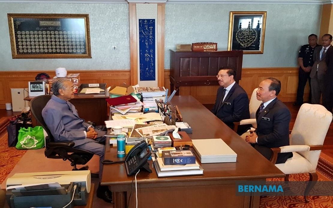 புதிய தேசிய தலைமைச் செயலாளர்: நியமனக் கடிதத்தை வழங்கினார் பிரதமர்