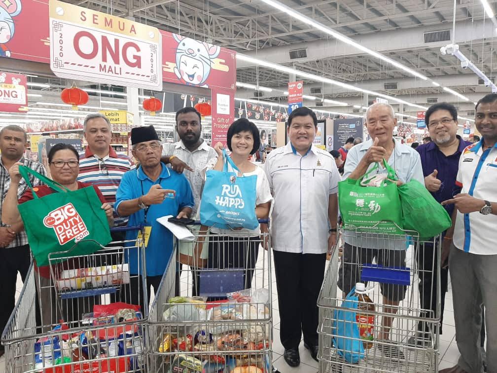 自备环保袋办年货  许来贤吁环保过新年