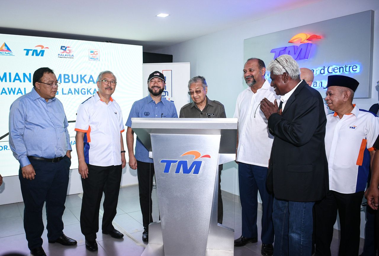 Dr Mahathir rasmi Pusat Kawalan 5G di Langkawi