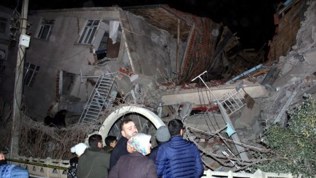 18 maut gempa bumi kuat magnitud 6.8 landa Turki