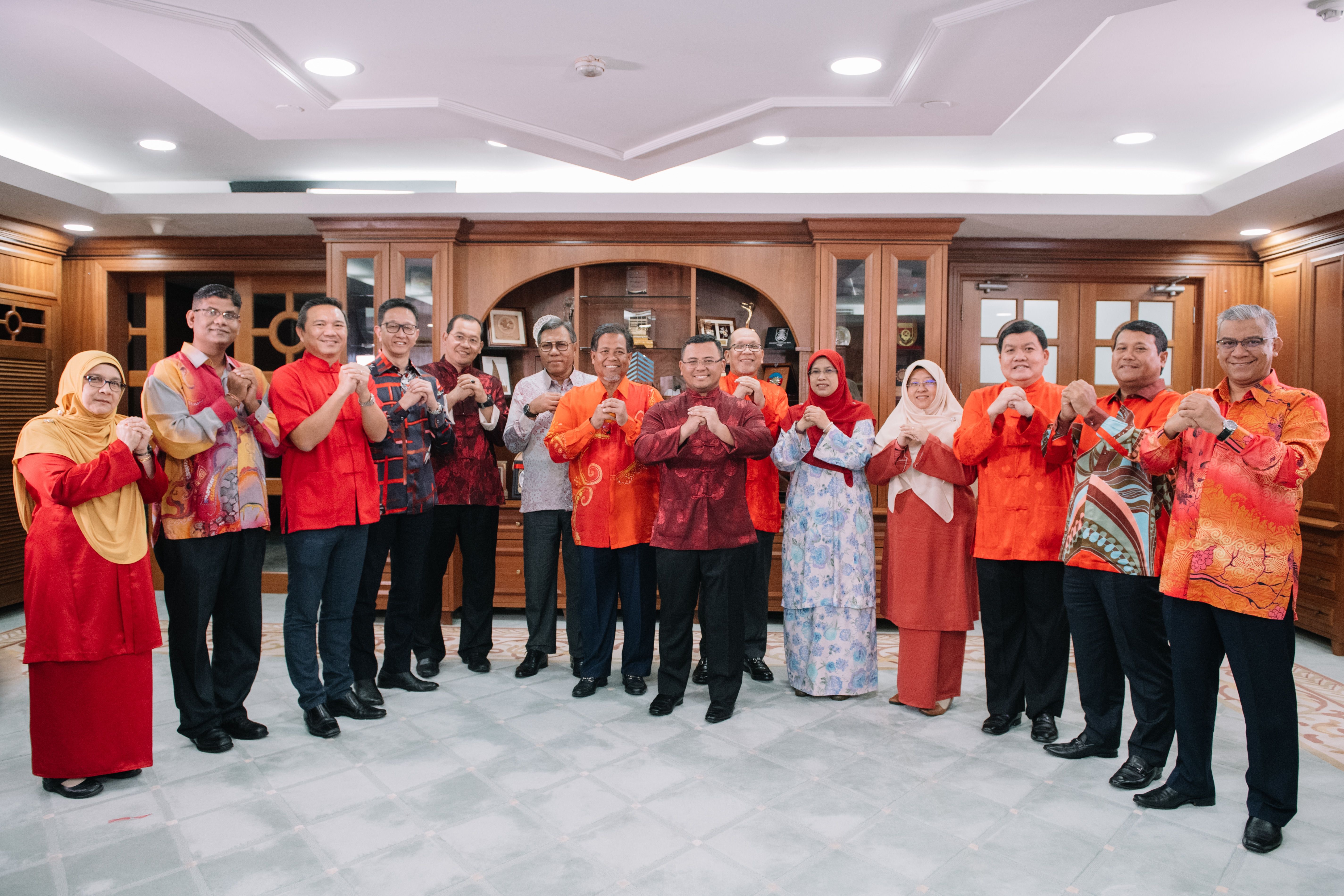 雪州大臣阿米鲁丁新春献词