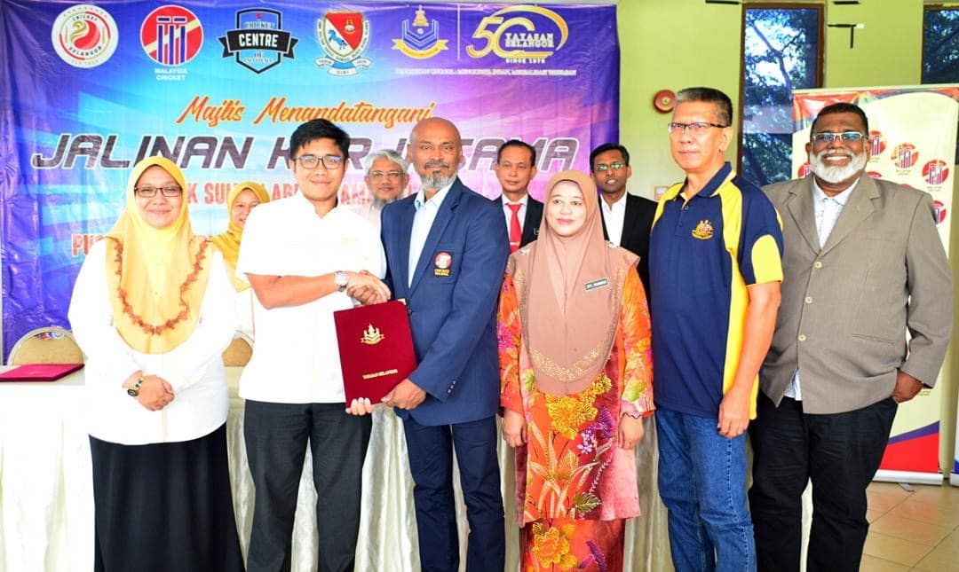 Pusat Kecemerlangan Kriket lahir atlet berbakat, gah akademik