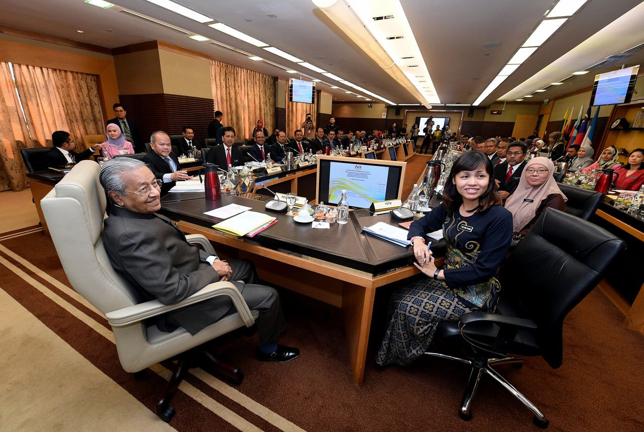 Dr Mahathir masuk pejabat menteri pendidikan hari ini