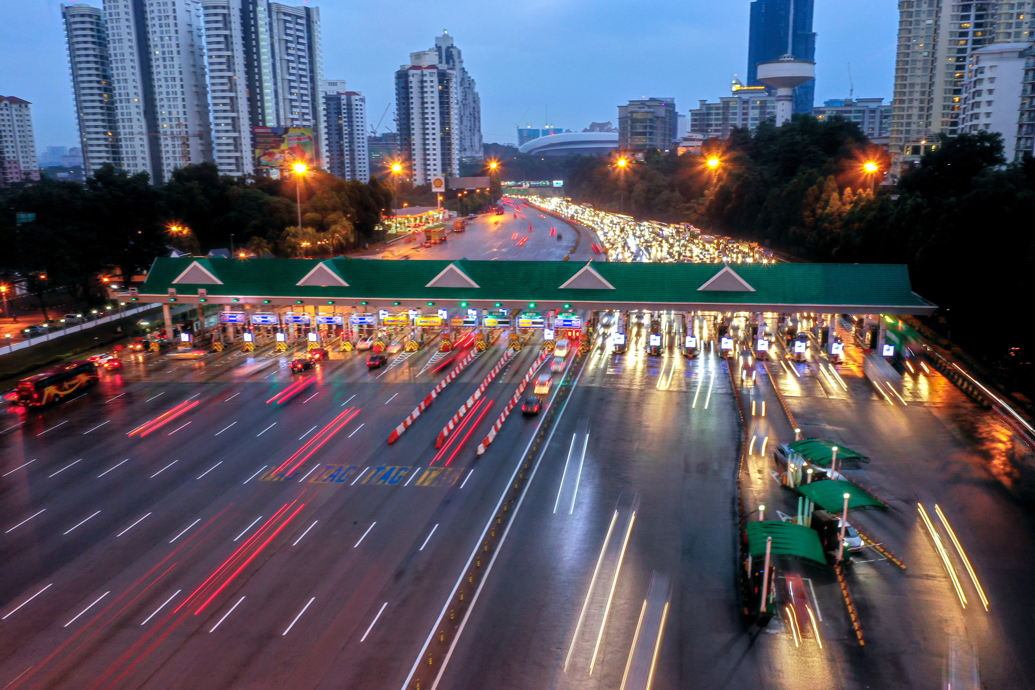 Kadar tol turun bantu kurang kos operasi perniagaan