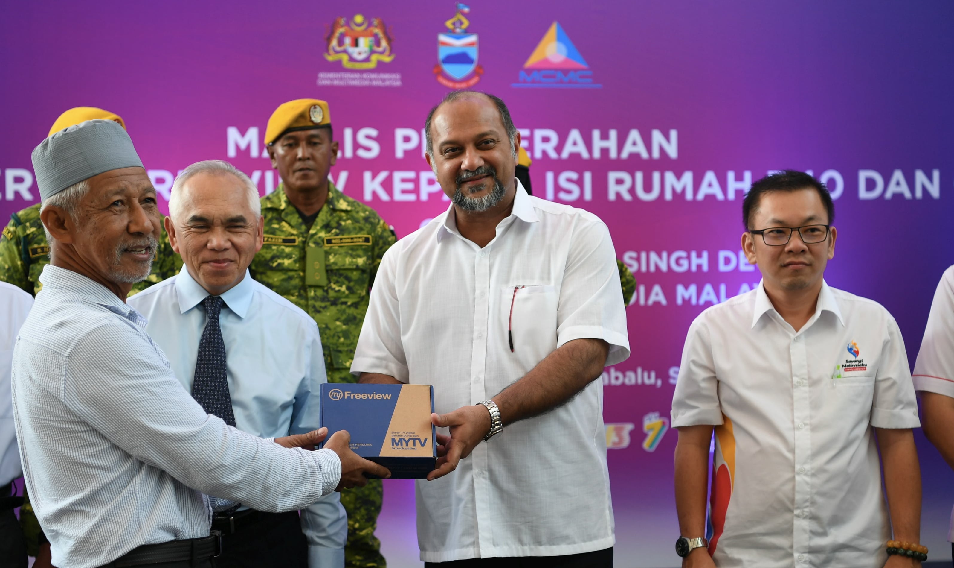 Tambahan 300,000 unit dekoder percuma untuk B40, OKU