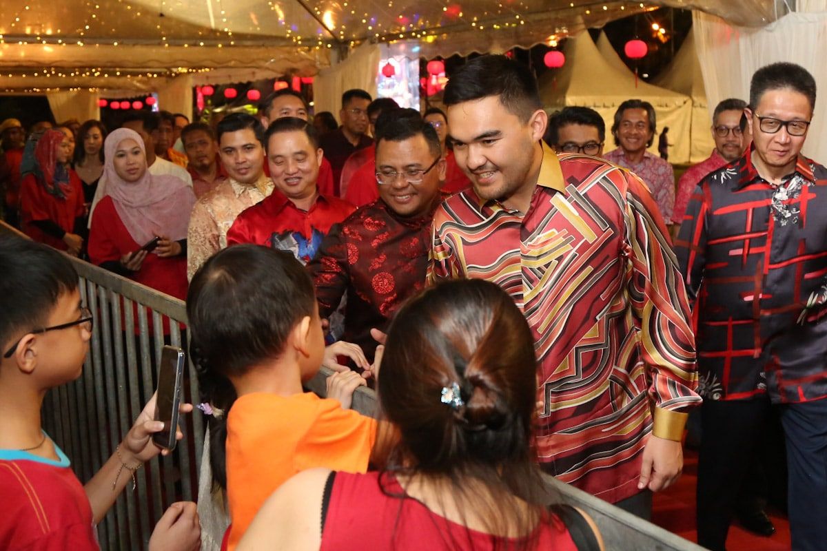 雪州新春大团拜热翻天  各族民众与王储庆丰年