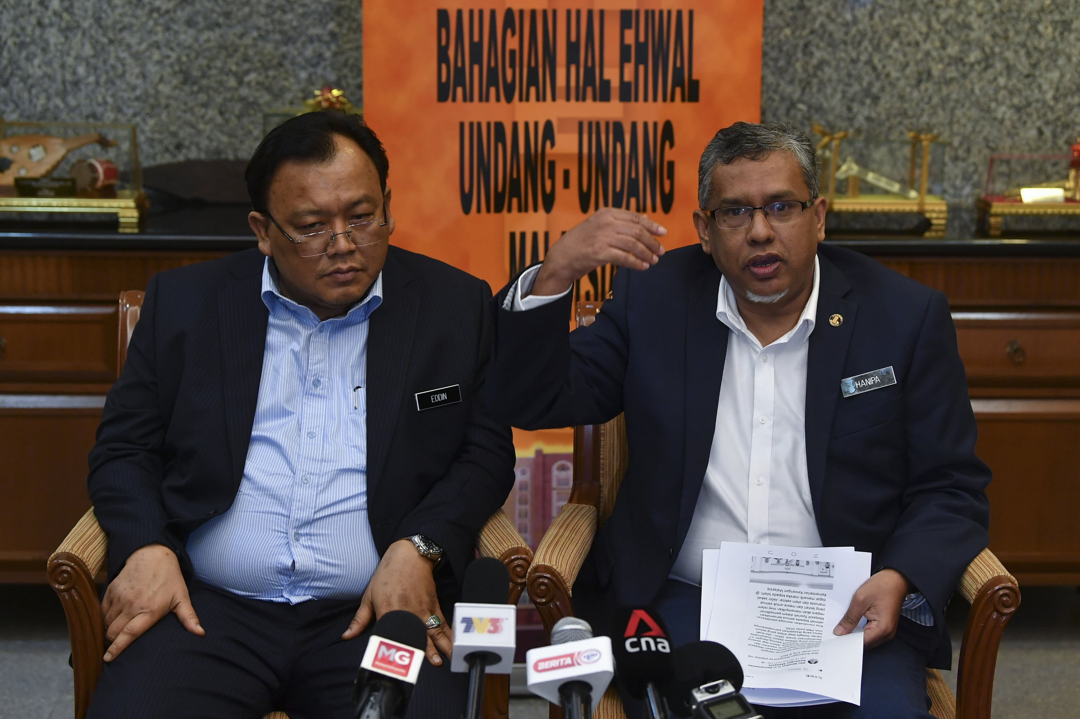 Penyebar berita palsu diburu