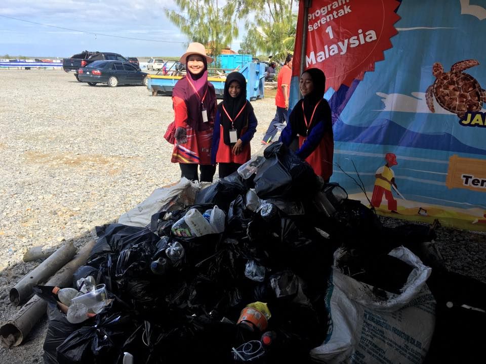 181.6kg sampah dikutip di Pantai Bagan Nakhoda Omar
