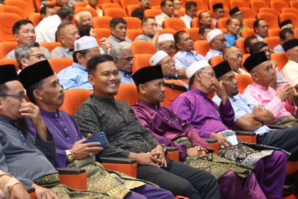 கிராமத் தலைவர்கள் கருத்தரங்கில் 496 பேர் பங்கேற்றனர்!