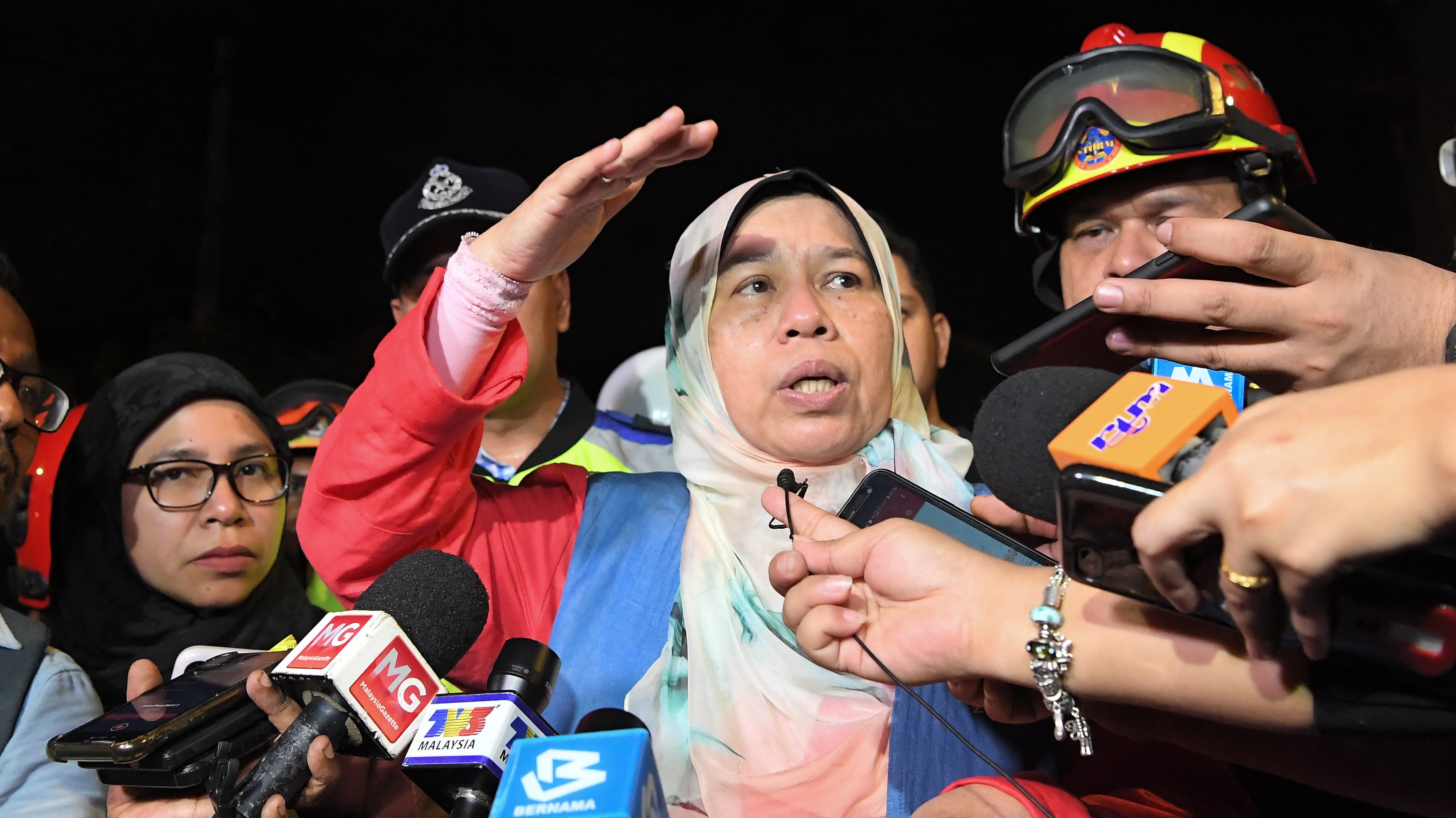 Struktur kondominium runtuh: Mangsa kedua selamat, berjaya dikeluarkan