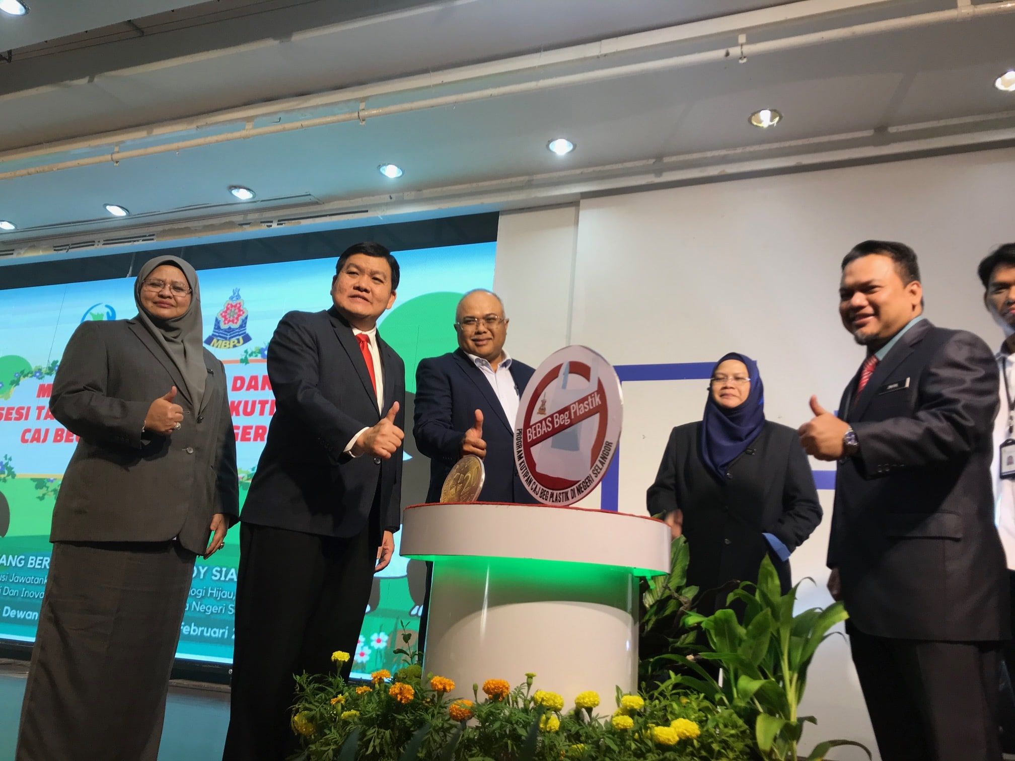 Taklimat ambil alih kutipan caj plastik diteruskan sepanjang tahun