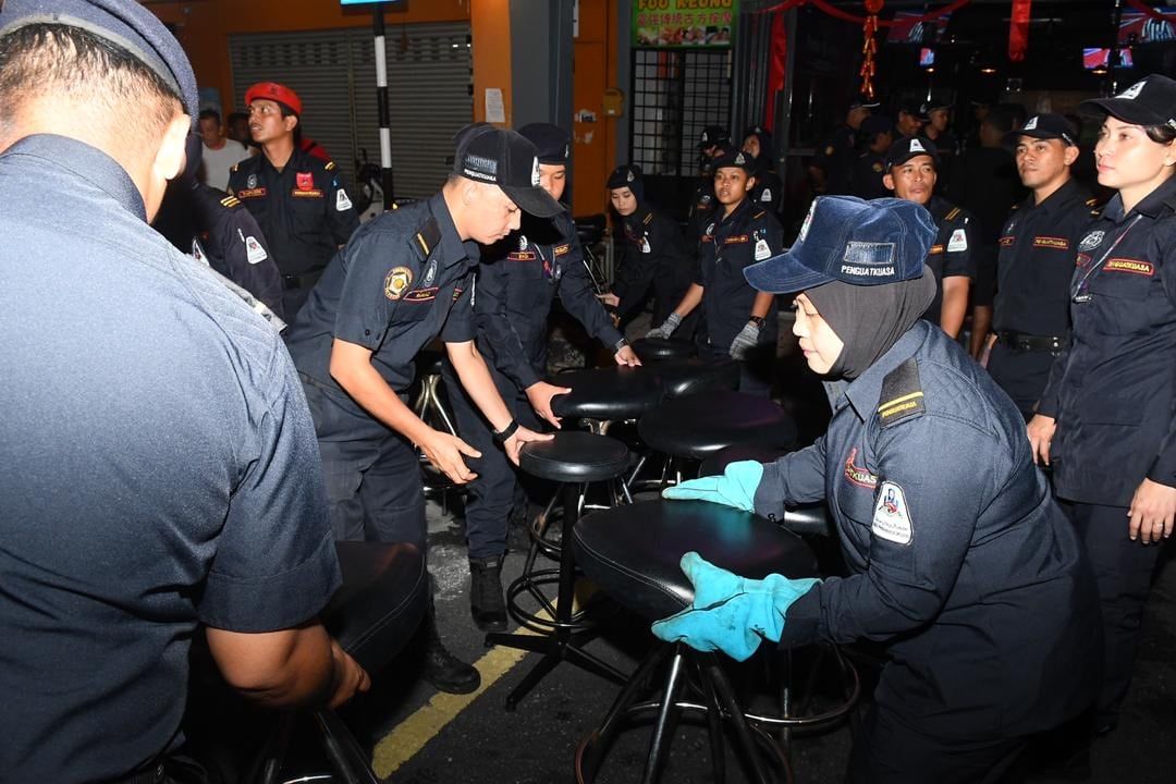 Premis hiburan tanpa lesen digempur