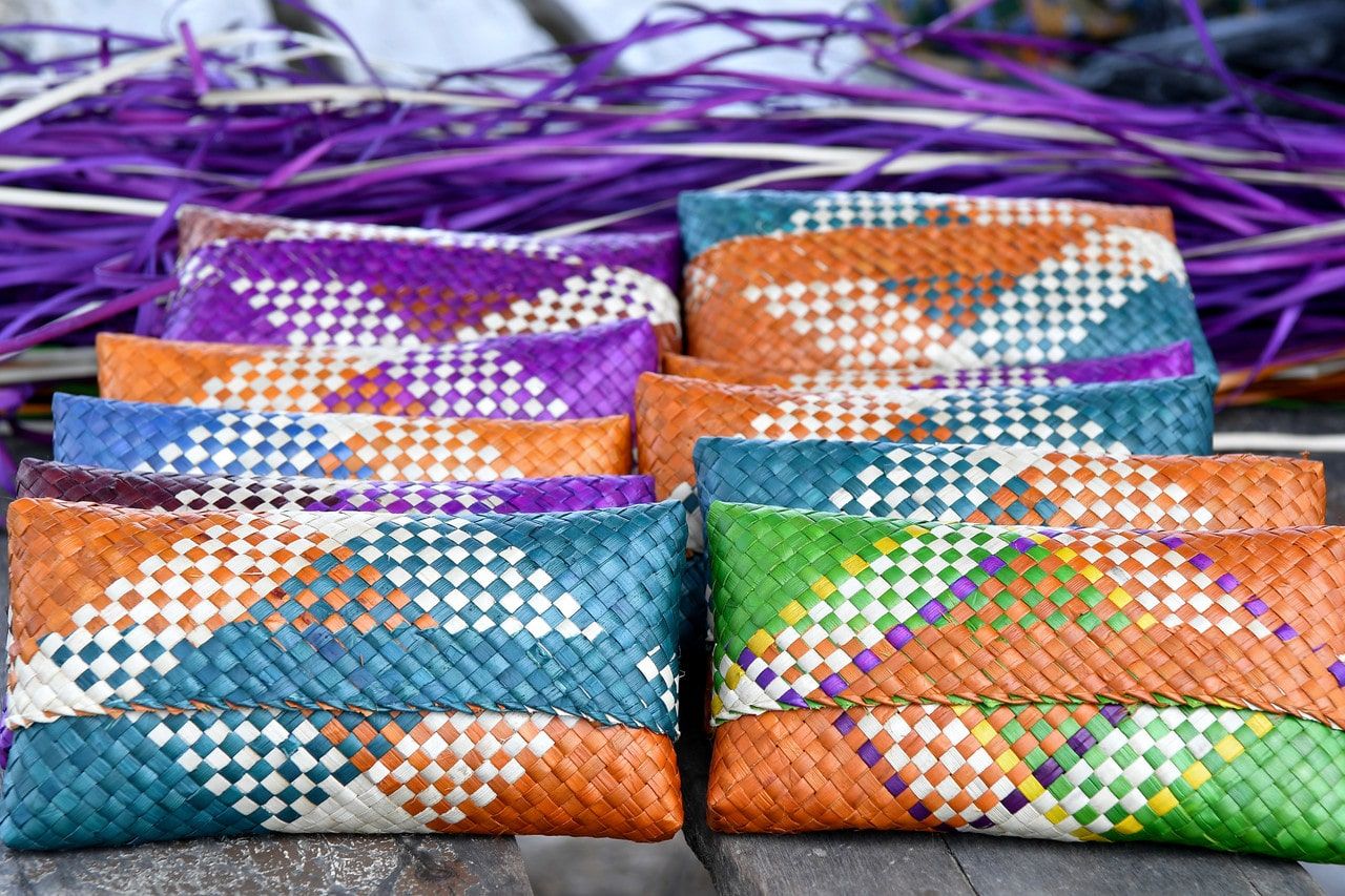 Beg daun mengkuang cenderamata unik buat delegasi APEC 2020