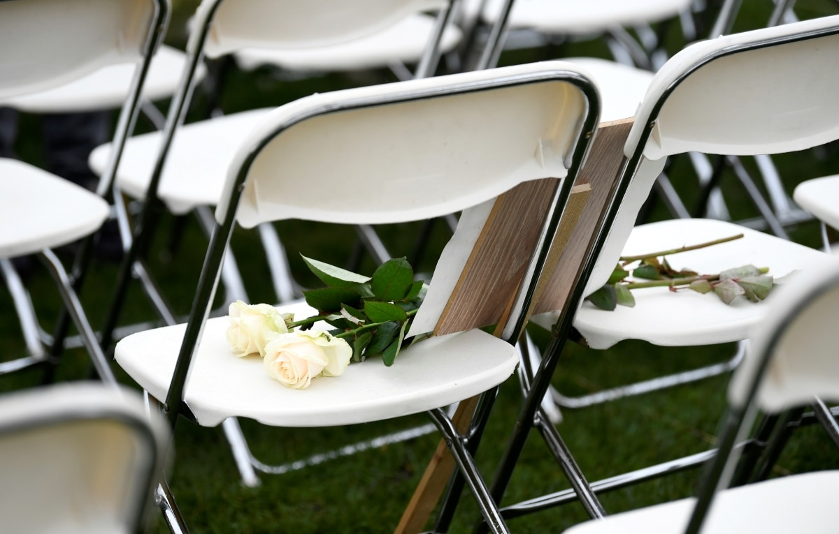 Empty chairs for MH17 victims outside Russia's Hague Embassy