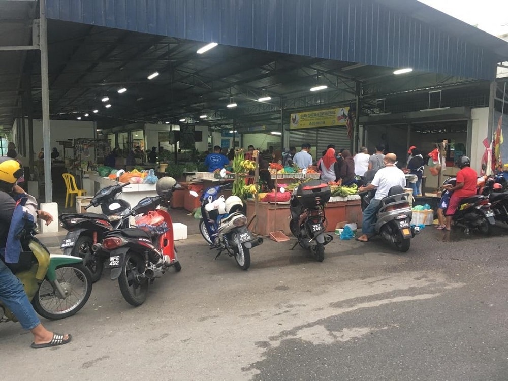 Pembelian panik, banyak barang naik harga