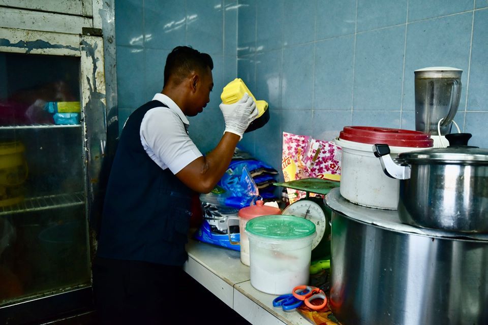 肮脏又有蟑螂  巴生市会查封4餐馆