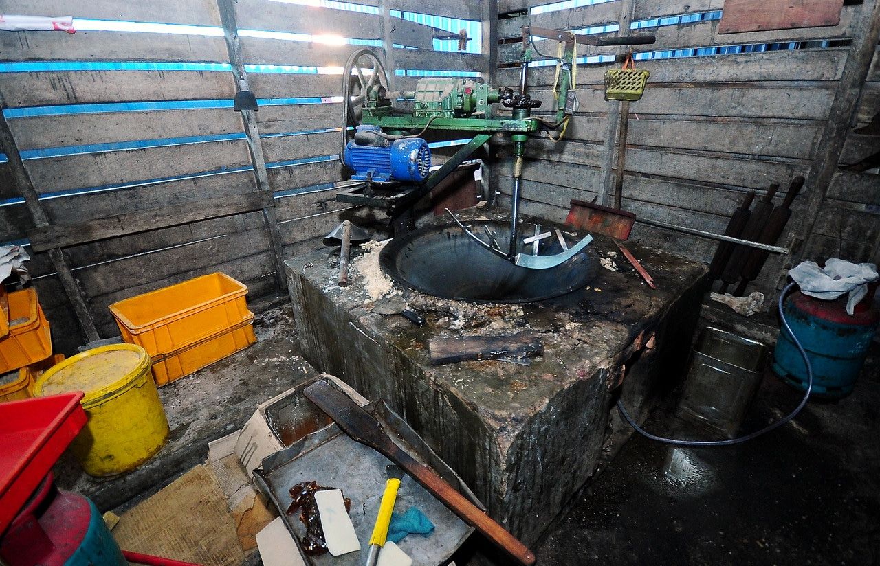 Rempeyek tanpa sijil sah dirampas