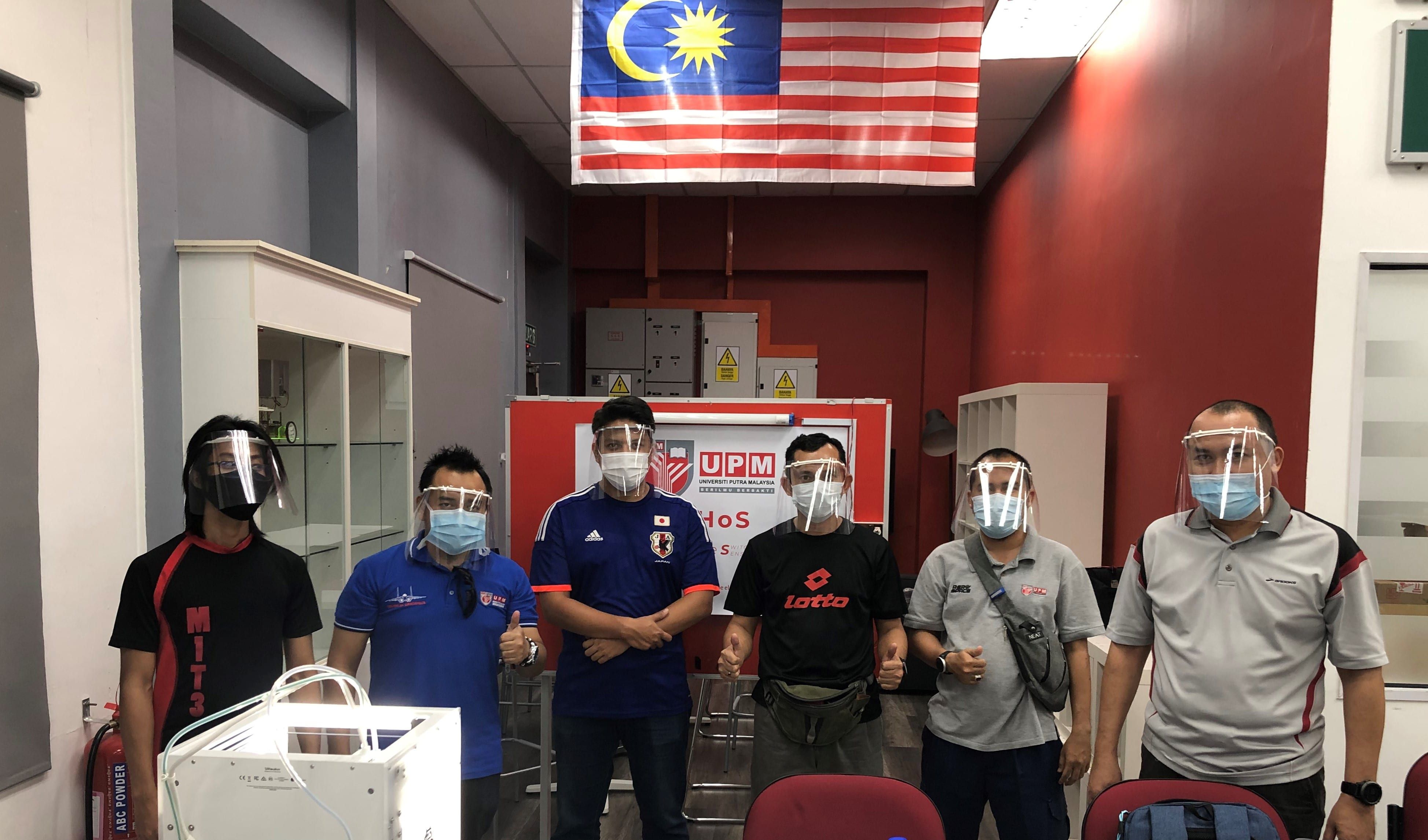 தடுப்பூசி செலுத்தும் மையத்தில் தன்னார்லவர் பணியில் 16 எம்.பி.எஸ்.ஜே. பணியாளர்கள்