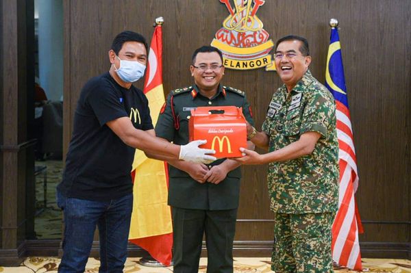 Sumbangan McDonald's, harap petugas senyum ketika sibuk