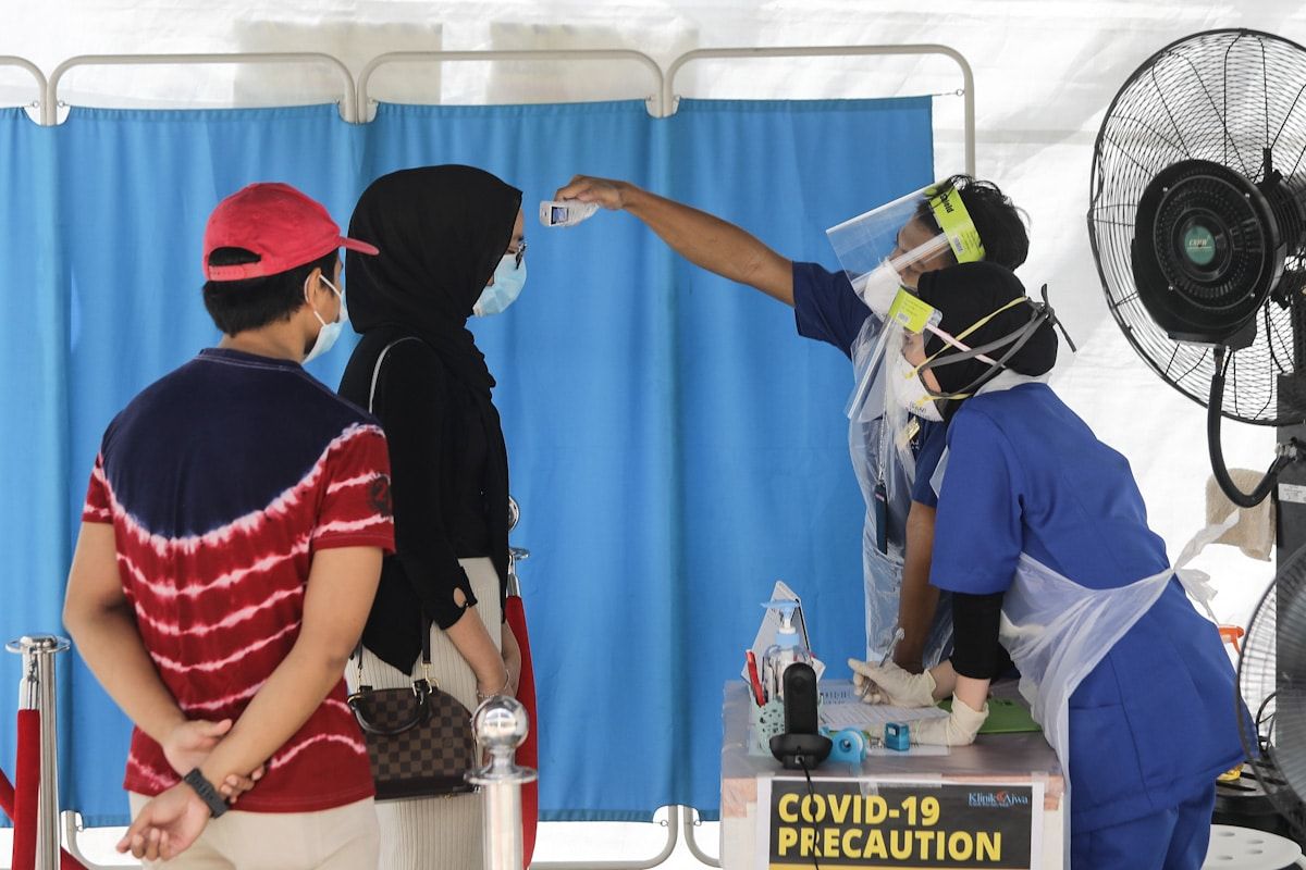 Tidak benar Hospital Tuanku Fauziah guna termometer masuk ke mulut saring Covid-19