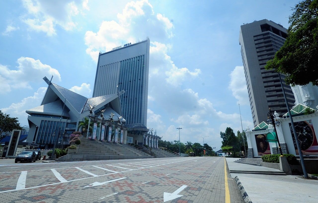 KP Kesihatan: Duduk di rumah, elak 'tsunami' Covid-19