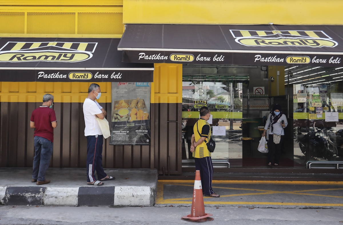 Avoid public gathering six months, a year after MCO