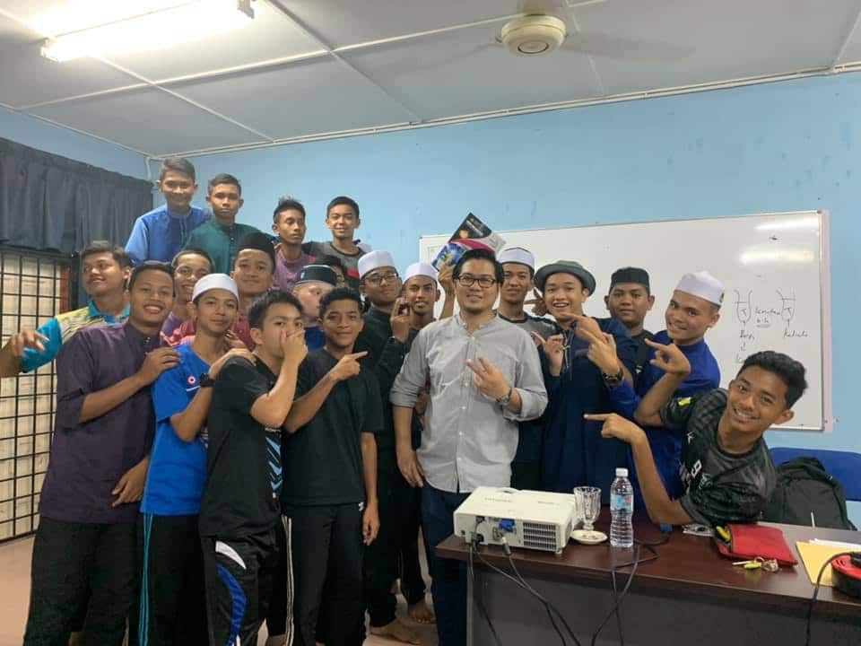 Guru guna unsur jenaka tarik minat belajar dalam talian