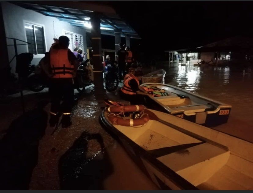 30 mangsa banjir kilat di Cheras dipindahkan