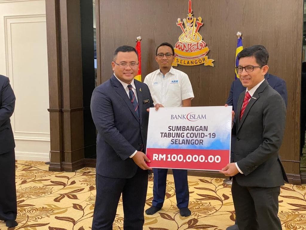 BHB, Bank Islam serah RM100,000 kepada Tabung Covid-19 Selangor