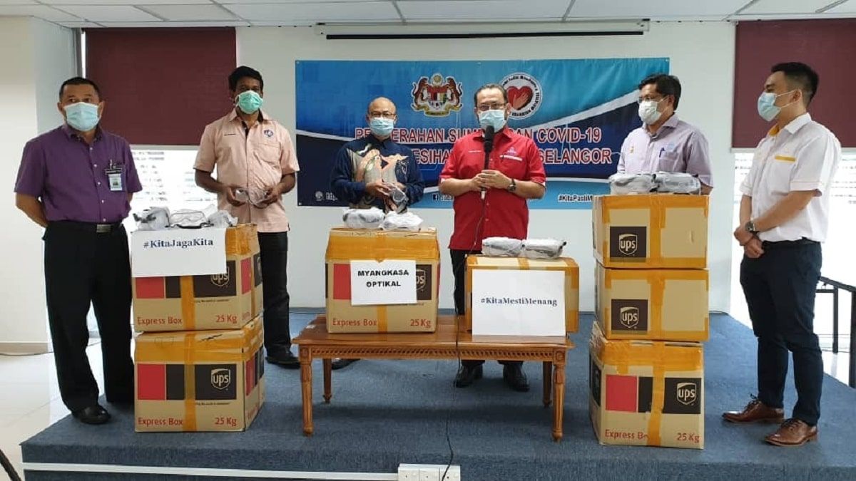 Petugas kesihatan Selangor terima 1,800 cermin mata keselamatan