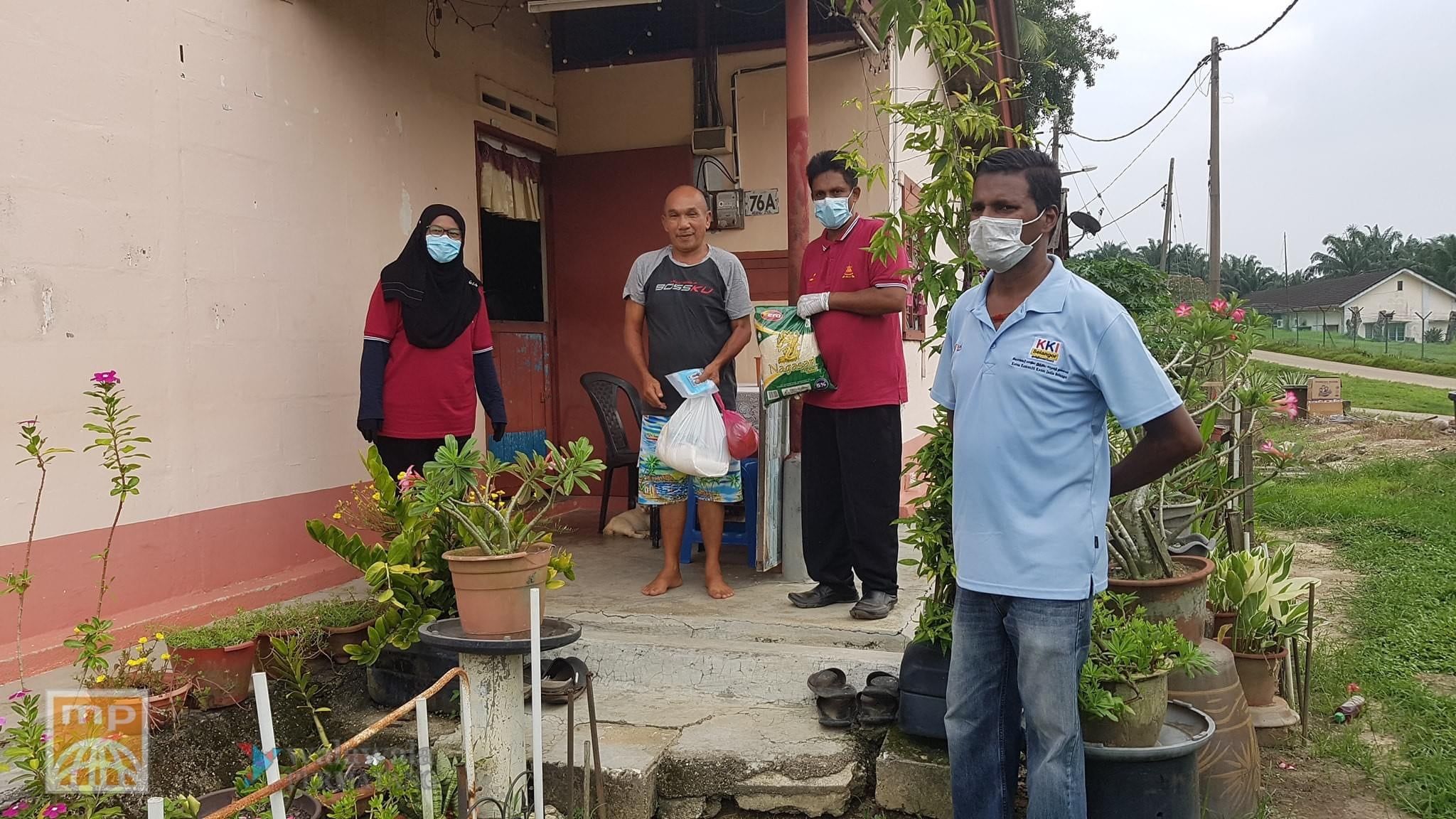 ADN Permatang agih penutup mulut kepada OKU, ibu tunggal